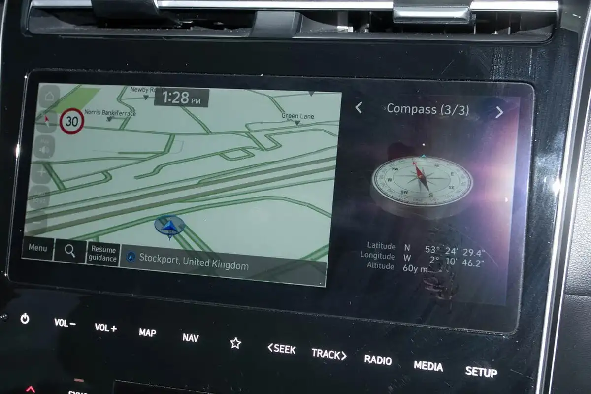 2024-hyundai-tucson-16-t-gdi-premium-265ps-4wd-phev-auto-big-14