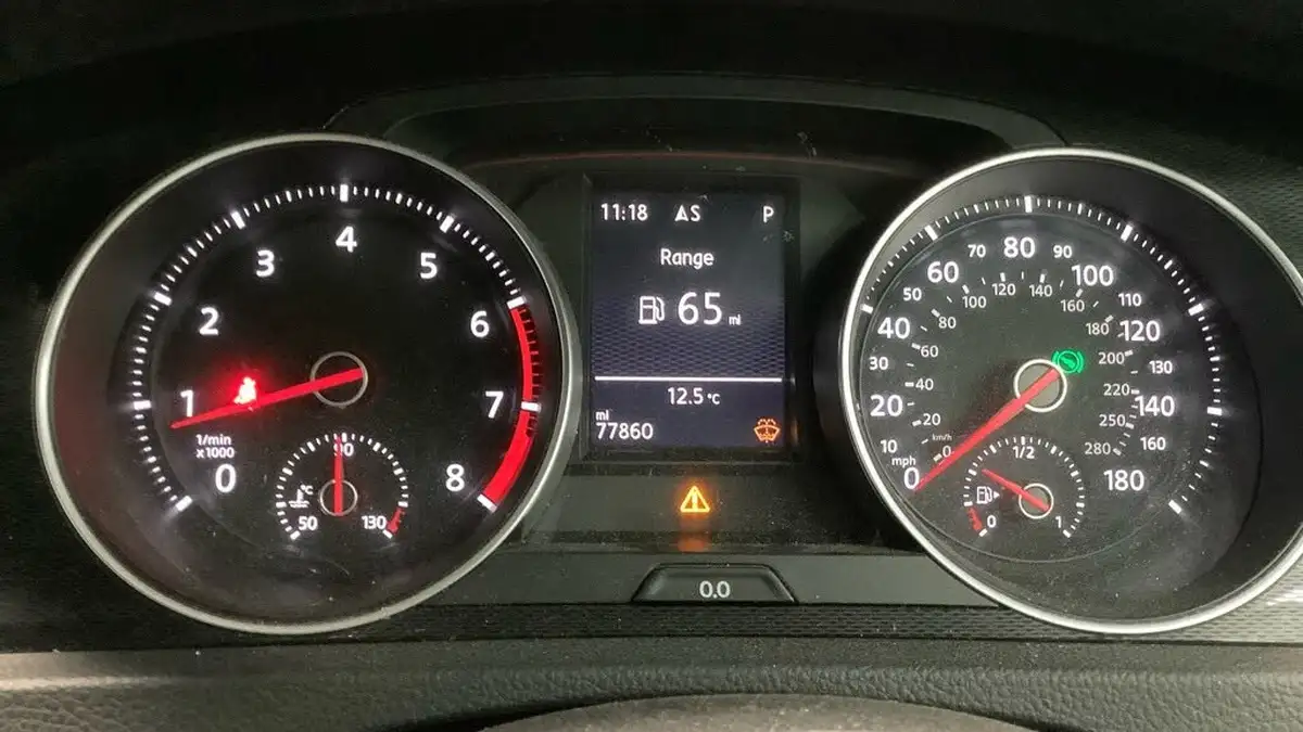 2014-volkswagen-golf-20-gti-230ps-performance-pk-hatchback-5d-dsg-big-7