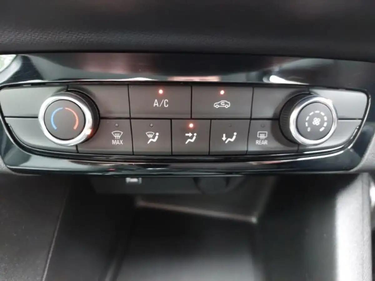 2022-vauxhall-corsa-12i-se-edition-big-13