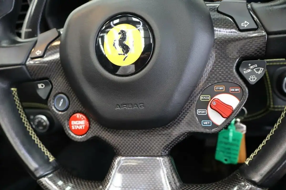 2012-ferrari-458-45-spider-big-27