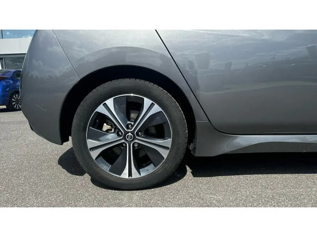 2021-nissan-leaf-e-tekna-big-6