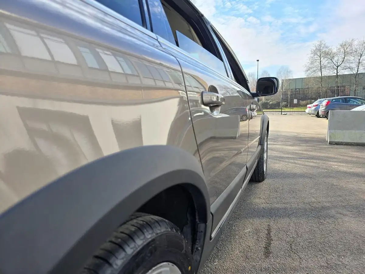 2011-volvo-xc70-30-t6-se-big-71