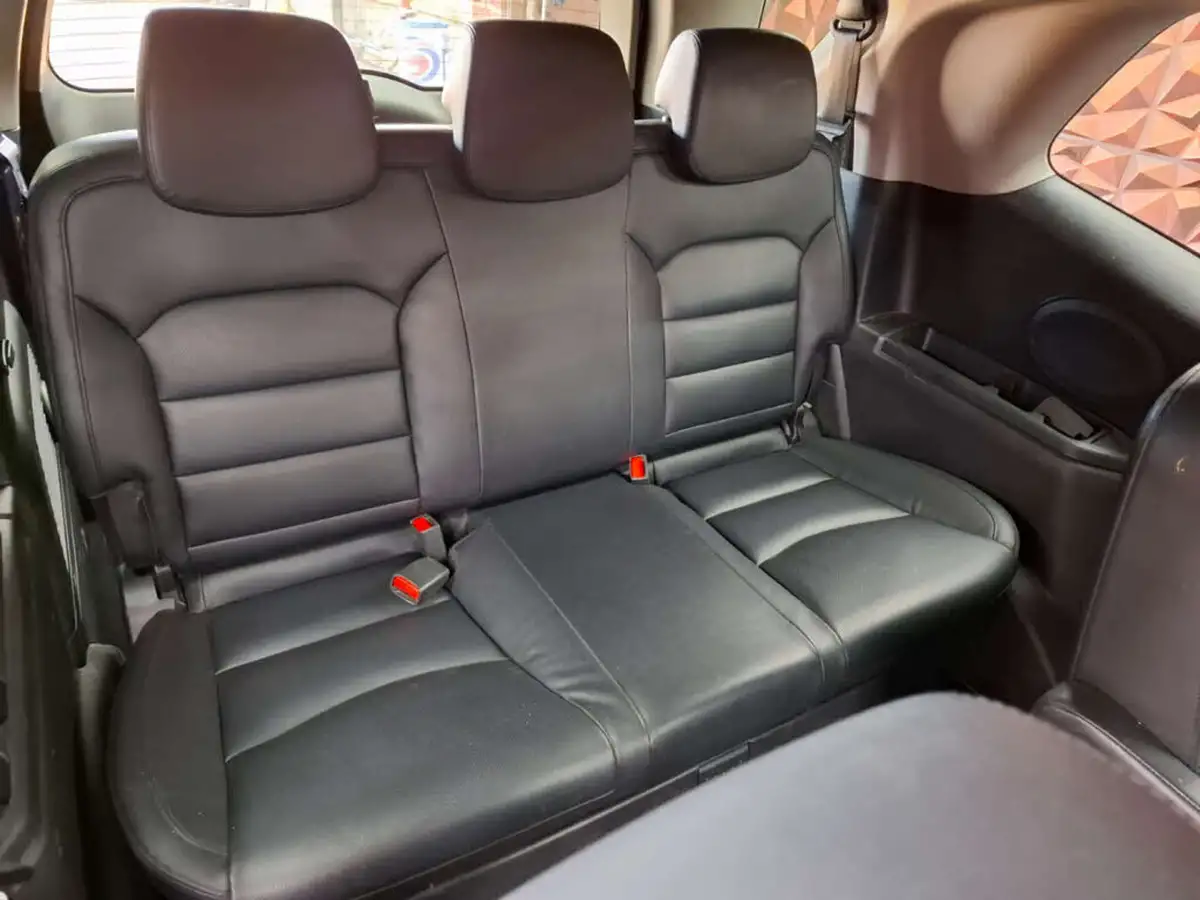 2016-kgm-ssangyong-turismo-22td-ex-big-21