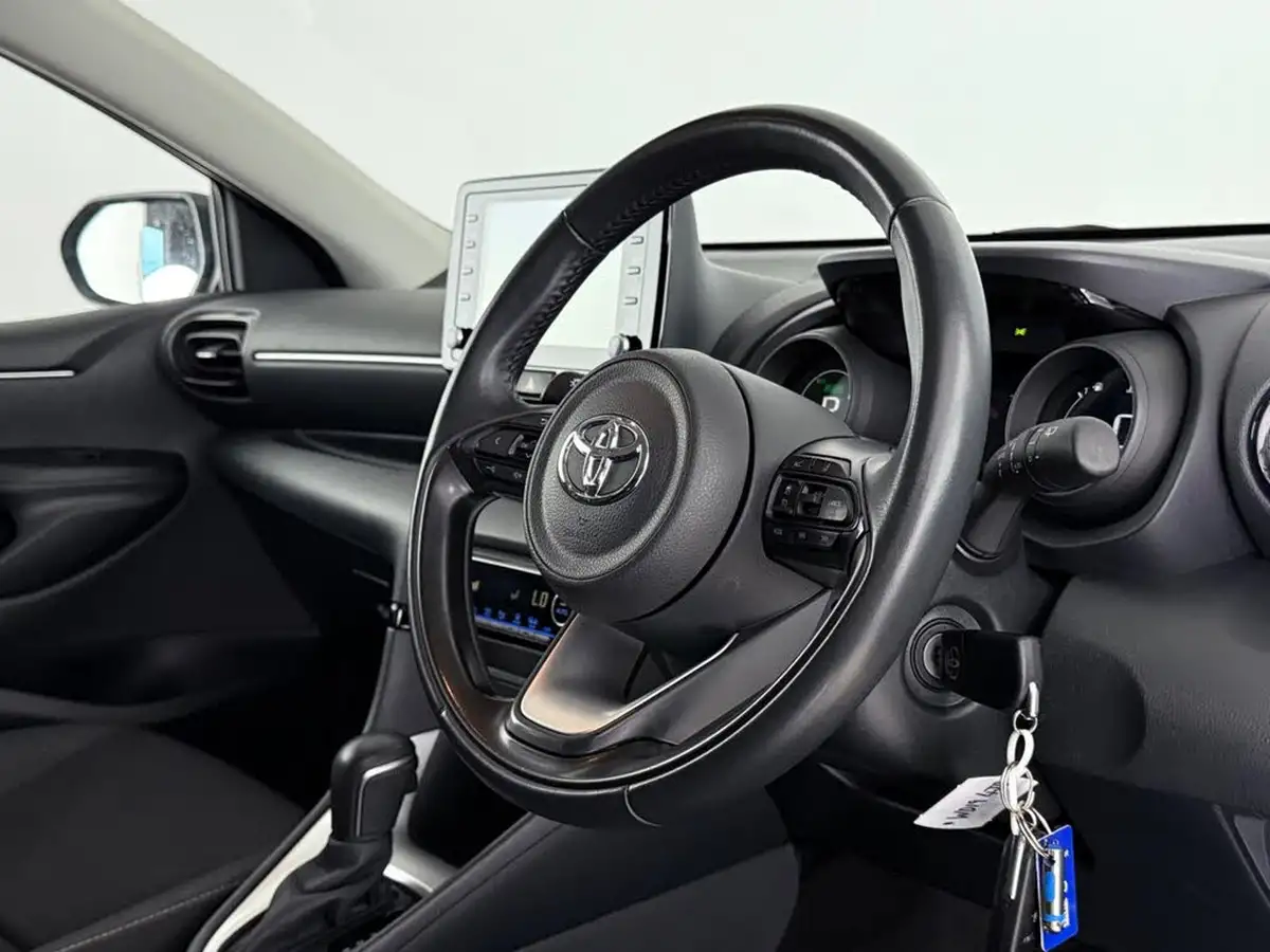 2021-toyota-yaris-15-vvt-i-design-big-20