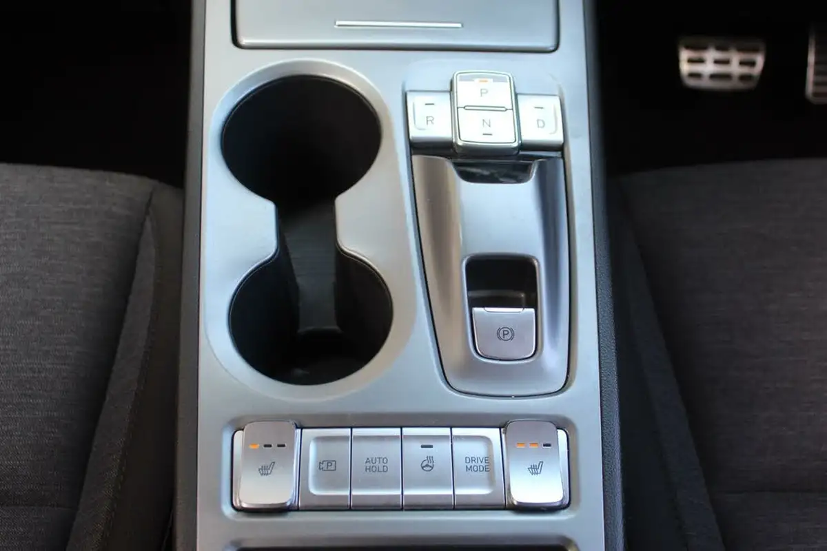 2022-hyundai-kona-e-premium-204ps-64kwh-7kw-obc-big-15