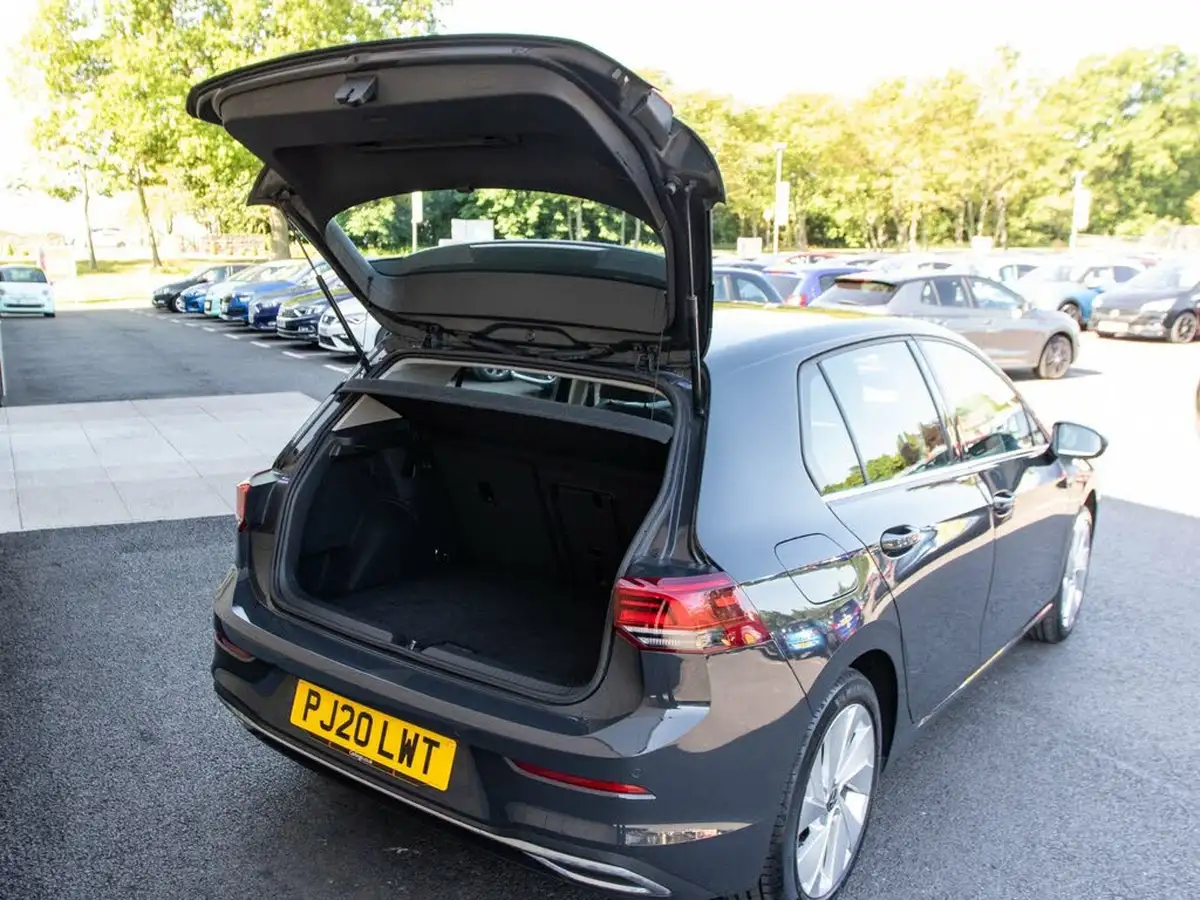 2020-volkswagen-golf-15-tsi-style-150ps-hatchback-big-33