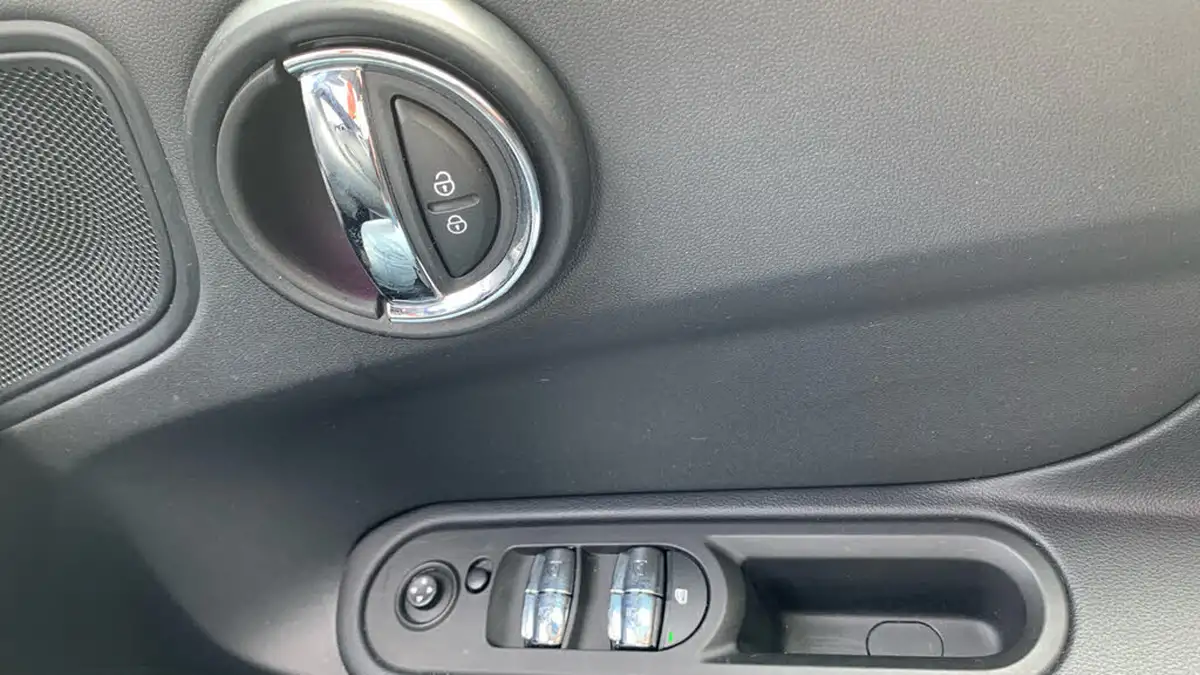 2021-mini-countryman-15-cooper-classic-auto-big-21