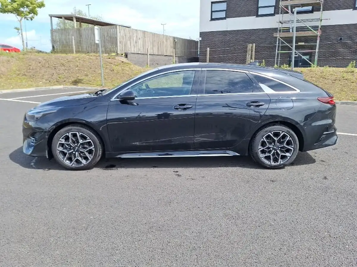 2022-kia-pro-ceed-15-t-gdi-gt-line-big-3