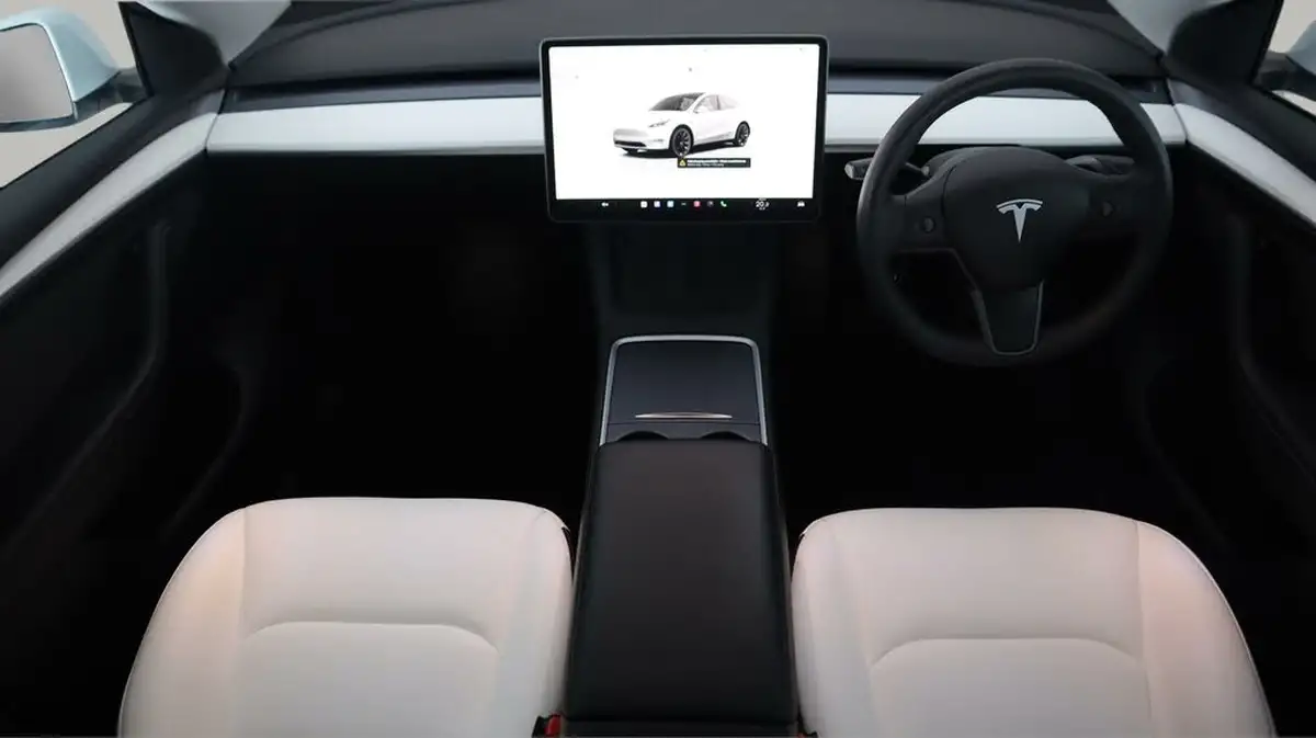 2022-tesla-model-y-e-long-range-big-13