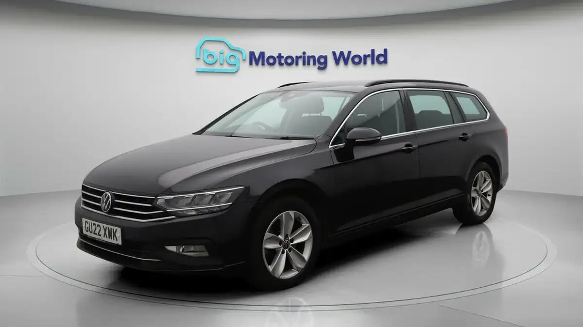 2022-volkswagen-passat-20tdi-se-nav-150ps-estate-5d-big-3