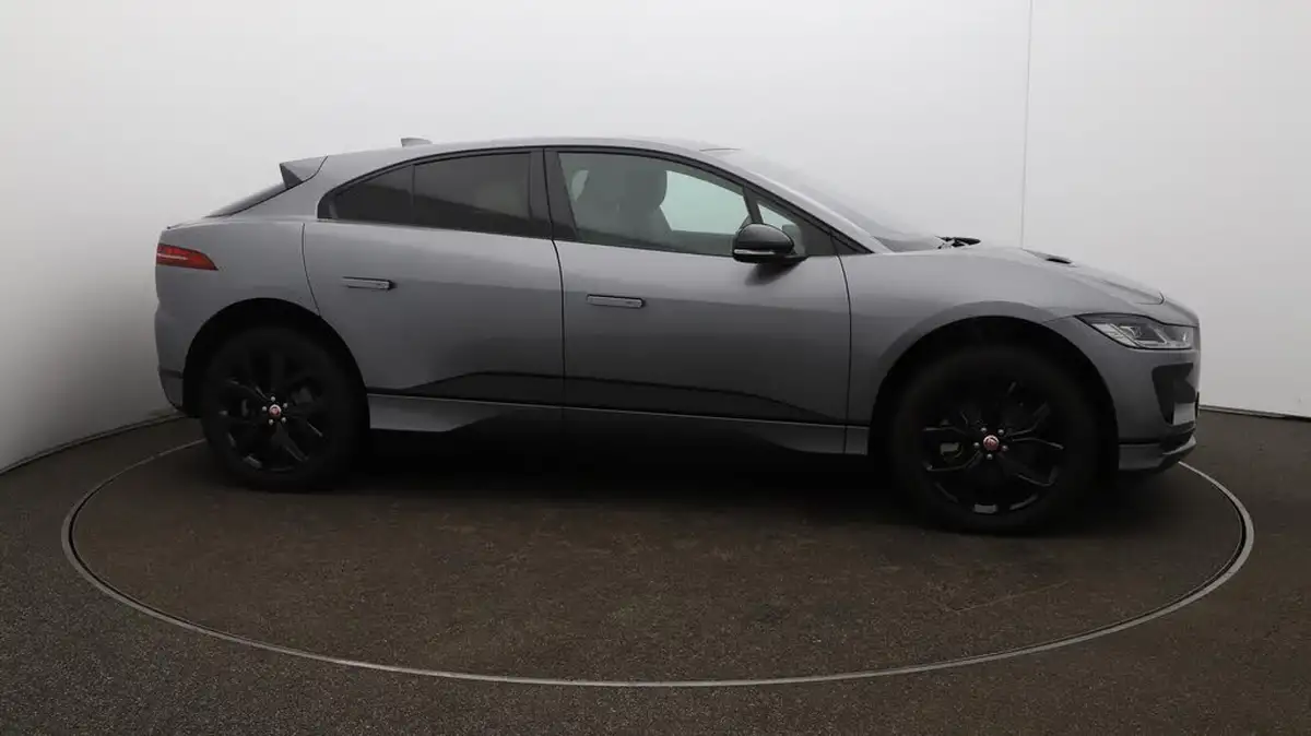 2022-jaguar-i-pace-ev400-black-big-51