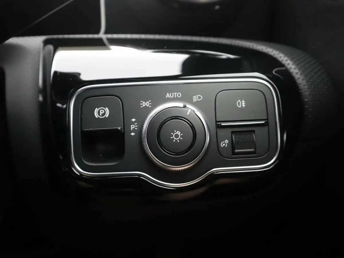 2019-mercedes-benz-a-class-13-a200-amg-line-executive-hatchback-5d-7g-dct-big-33