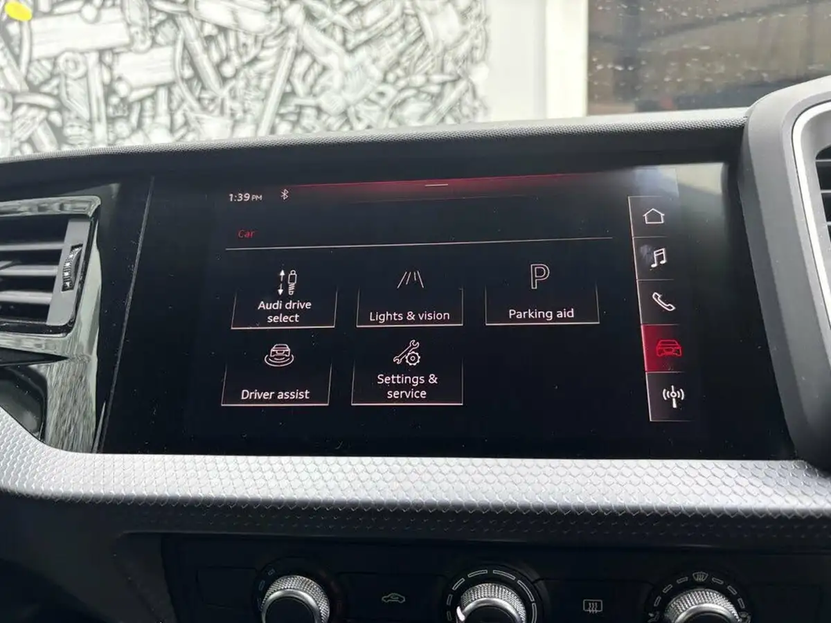 2019-audi-a1-10-30-tfsi-sport-big-18