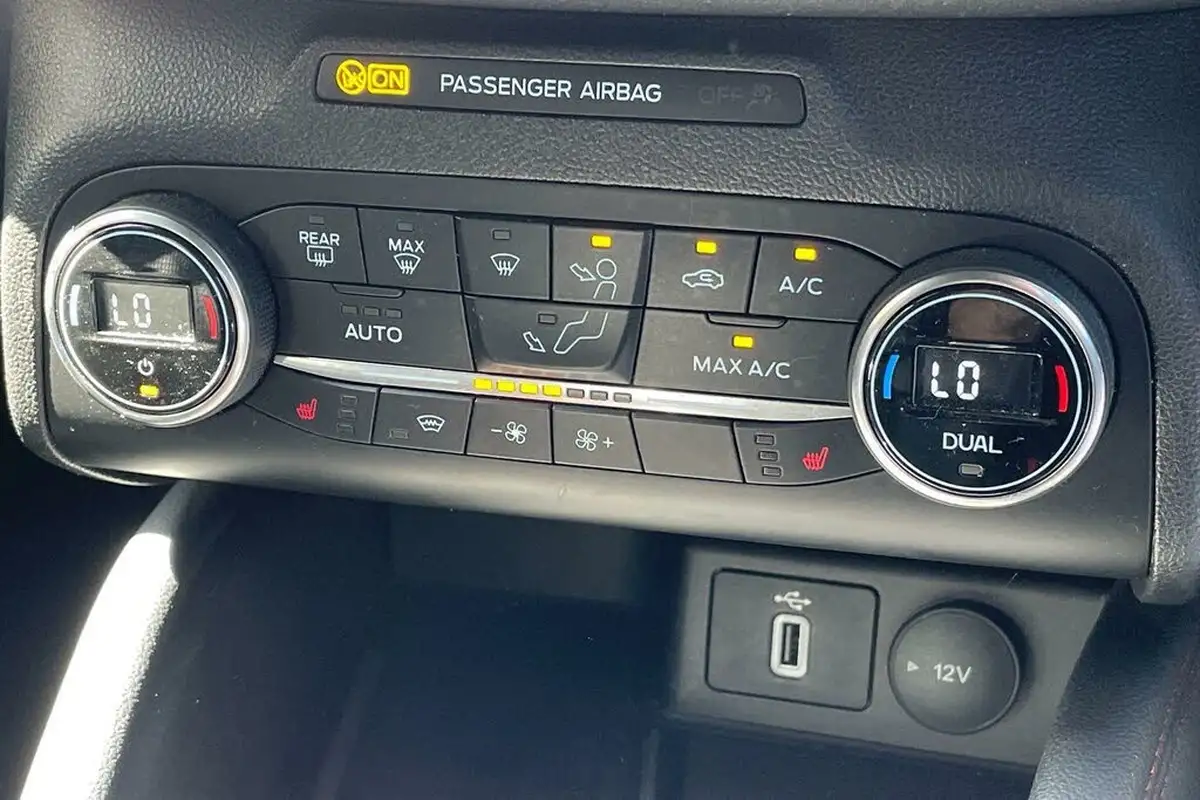 2020-ford-focus-10t-st-line-x-edition-125ps-hybrid-mhev-hatchback-big-39