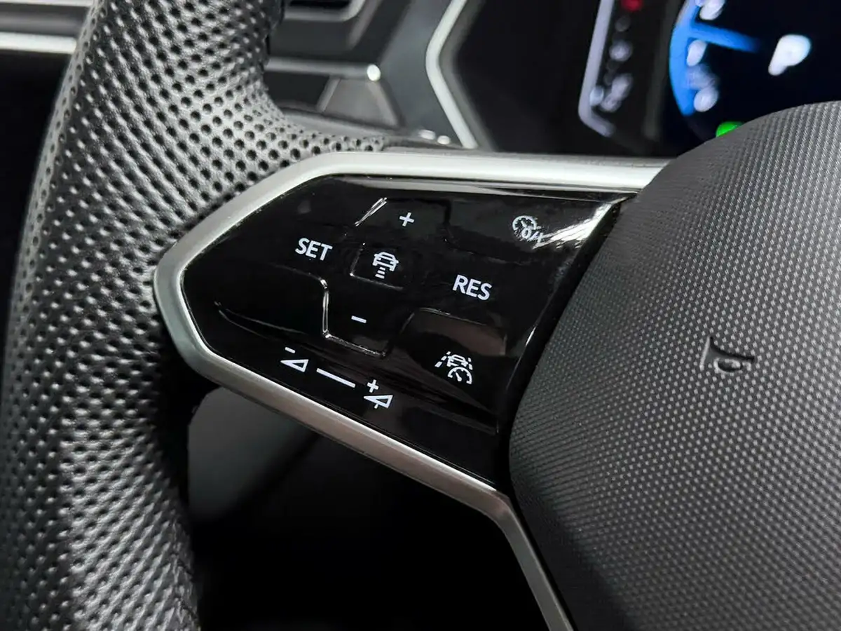2022-volkswagen-tiguan-15-tsi-r-line-big-44