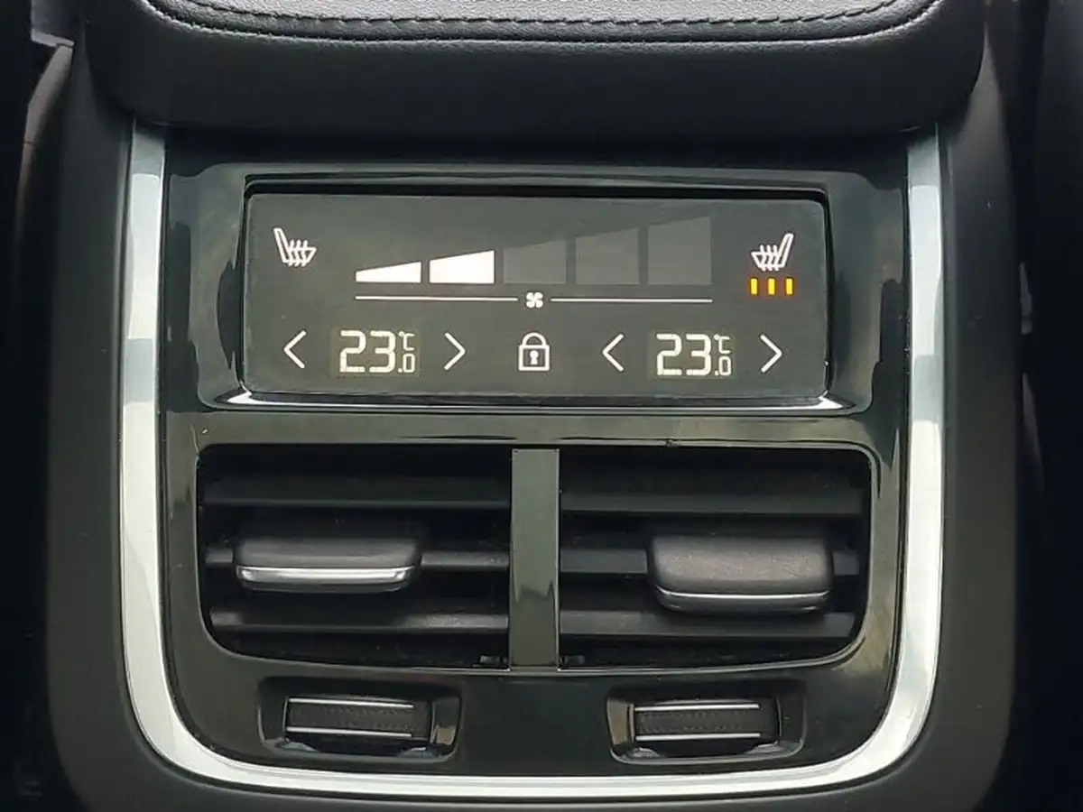 2024-volvo-xc90-20-b5-plus-big-13