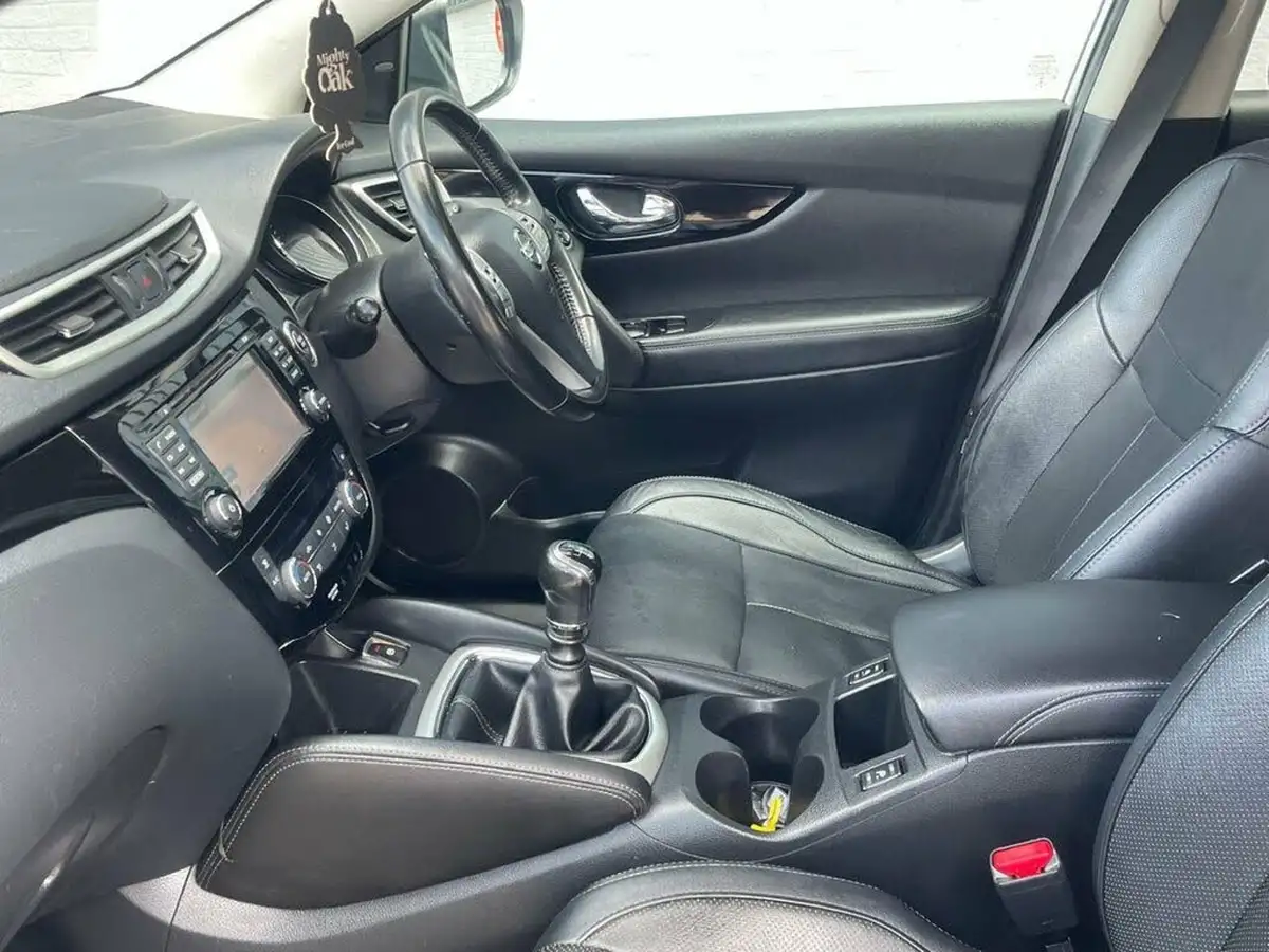 2016-nissan-qashqai-15dci-tekna-big-40