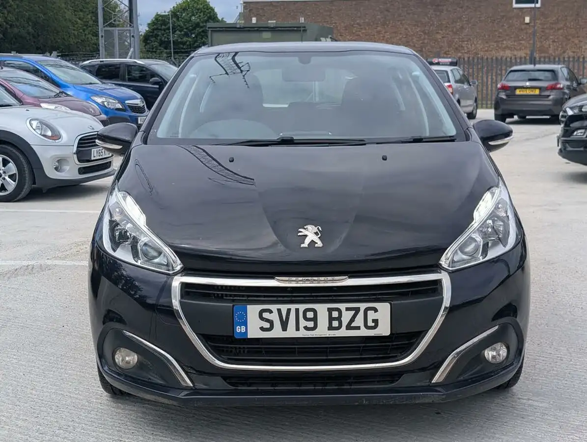 2019-peugeot-208-15-bluehdi-active-big-1