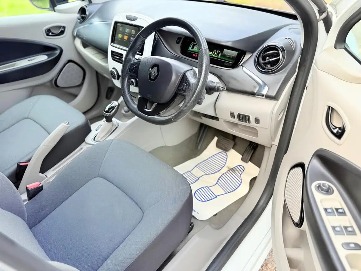 2015-renault-zoe-e-dynamique-intens-big-10