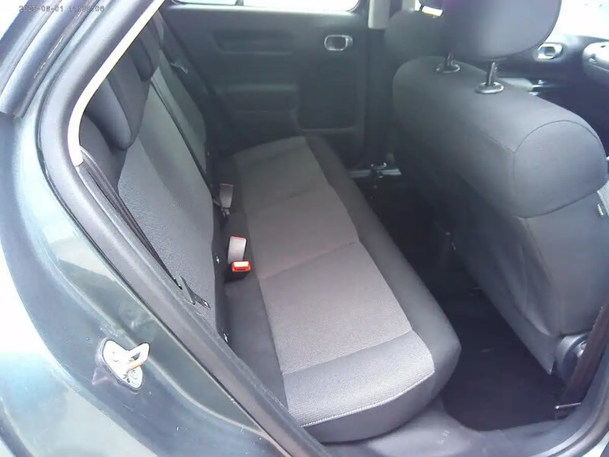 2015-citroen-c4-cactus-16bluehdi-flair-big-6