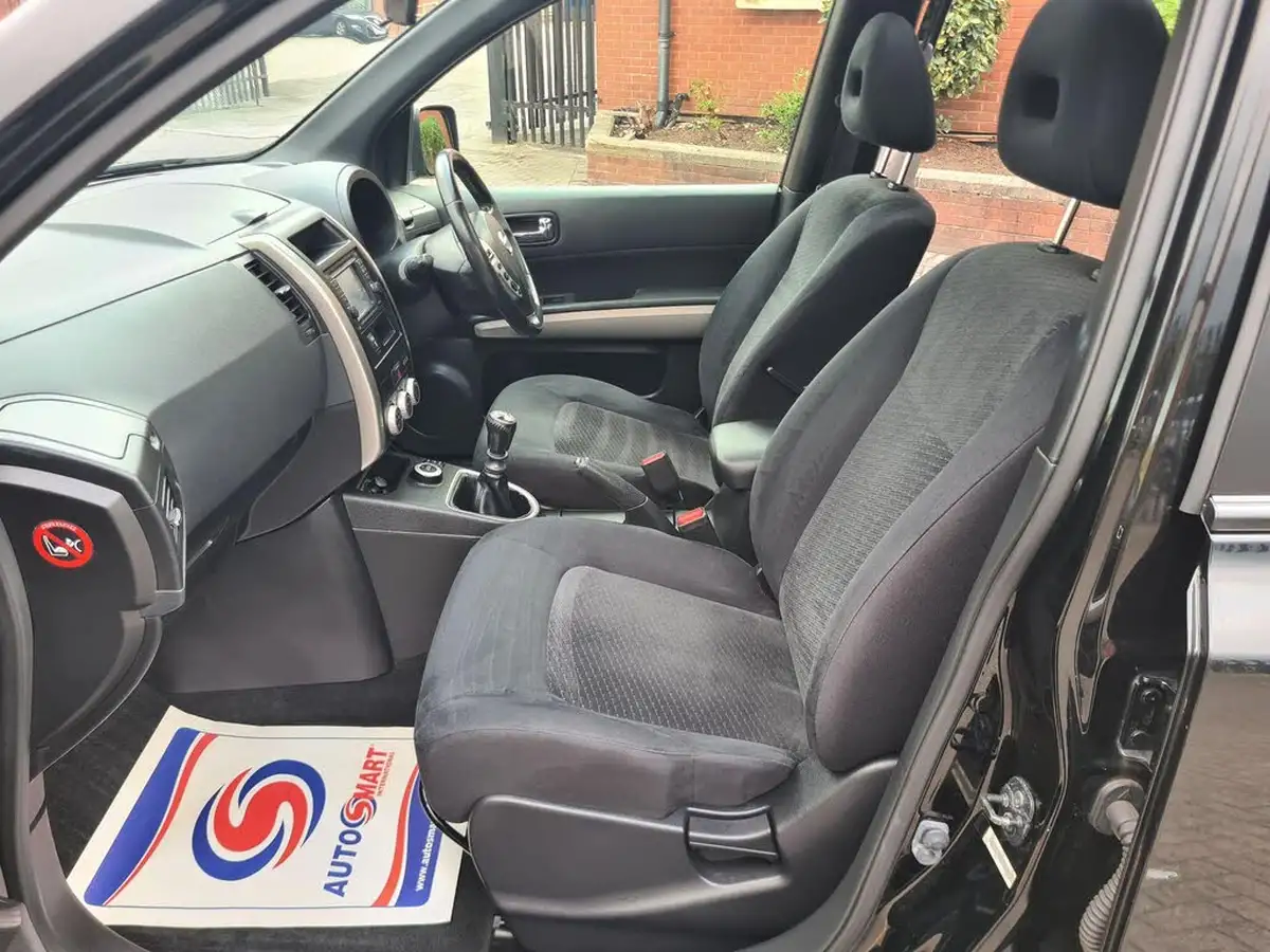 2014-nissan-x-trail-20td-n-tec-big-40