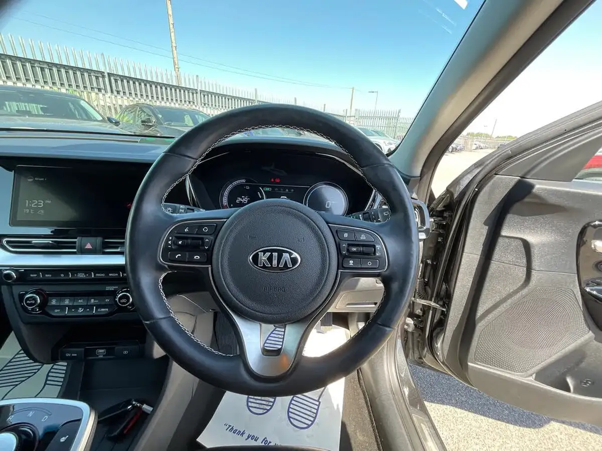 2021-kia-e-niro-ev-3-big-28