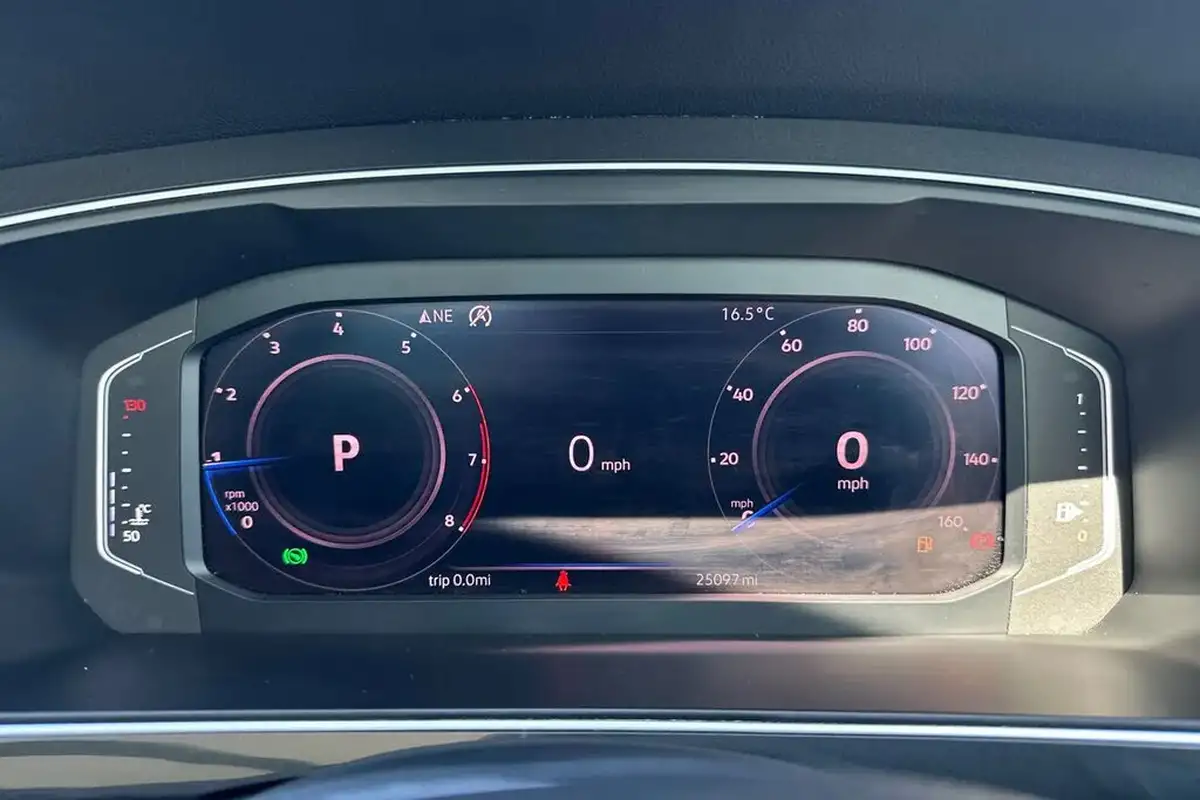 2019-volkswagen-tiguan-15-tsi-sel-big-39