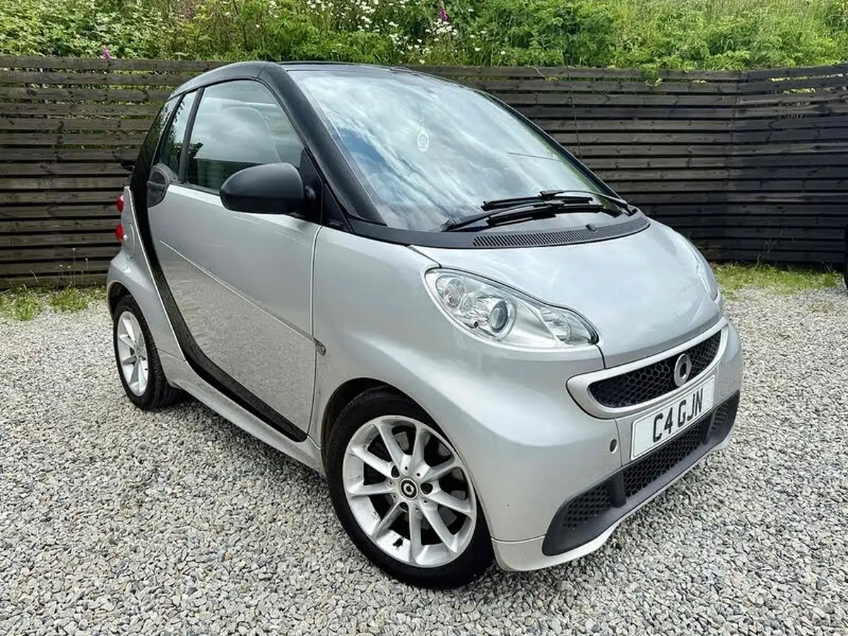 2013-smart-fortwo-10-passion-71bhp-cabriolet-big-2