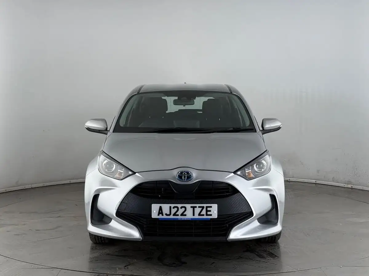 2022-toyota-yaris-15-vvt-i-icon-big-2