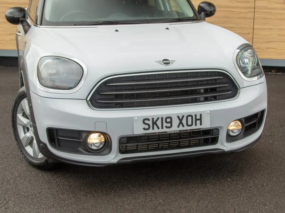 2019-mini-countryman-15-cooper-classic-big-9