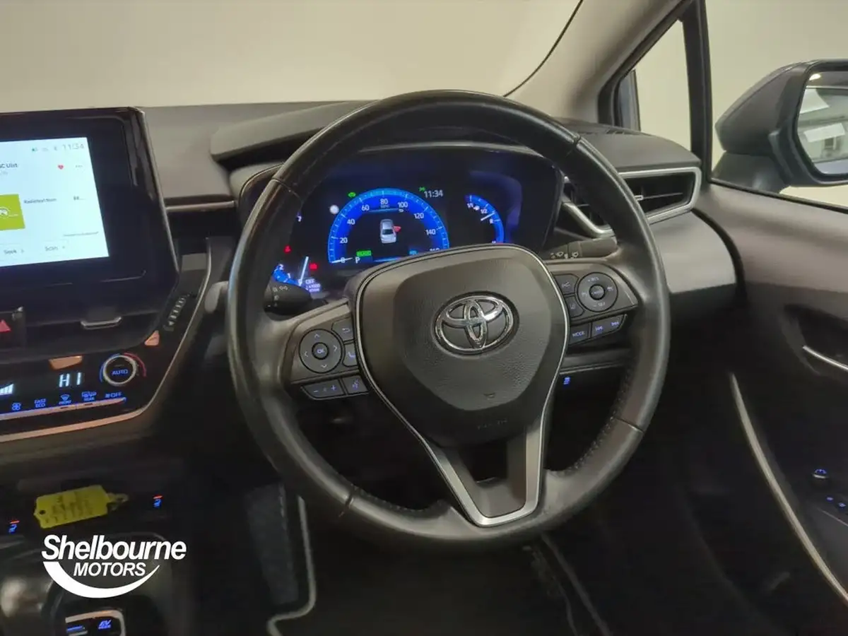 2022-toyota-corolla-18-vvt-i-icon-tech-saloon-4d-big-17