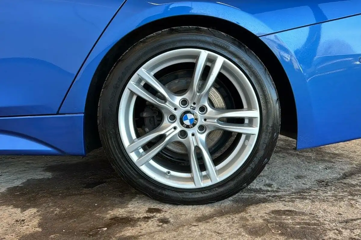 2018-bmw-3-series-20-330e-m-sport-big-9