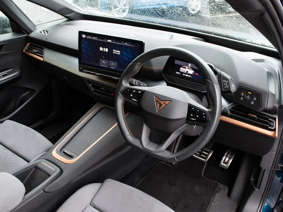 2022-cupra-born-e-v3-204ps-58kwh-big-3