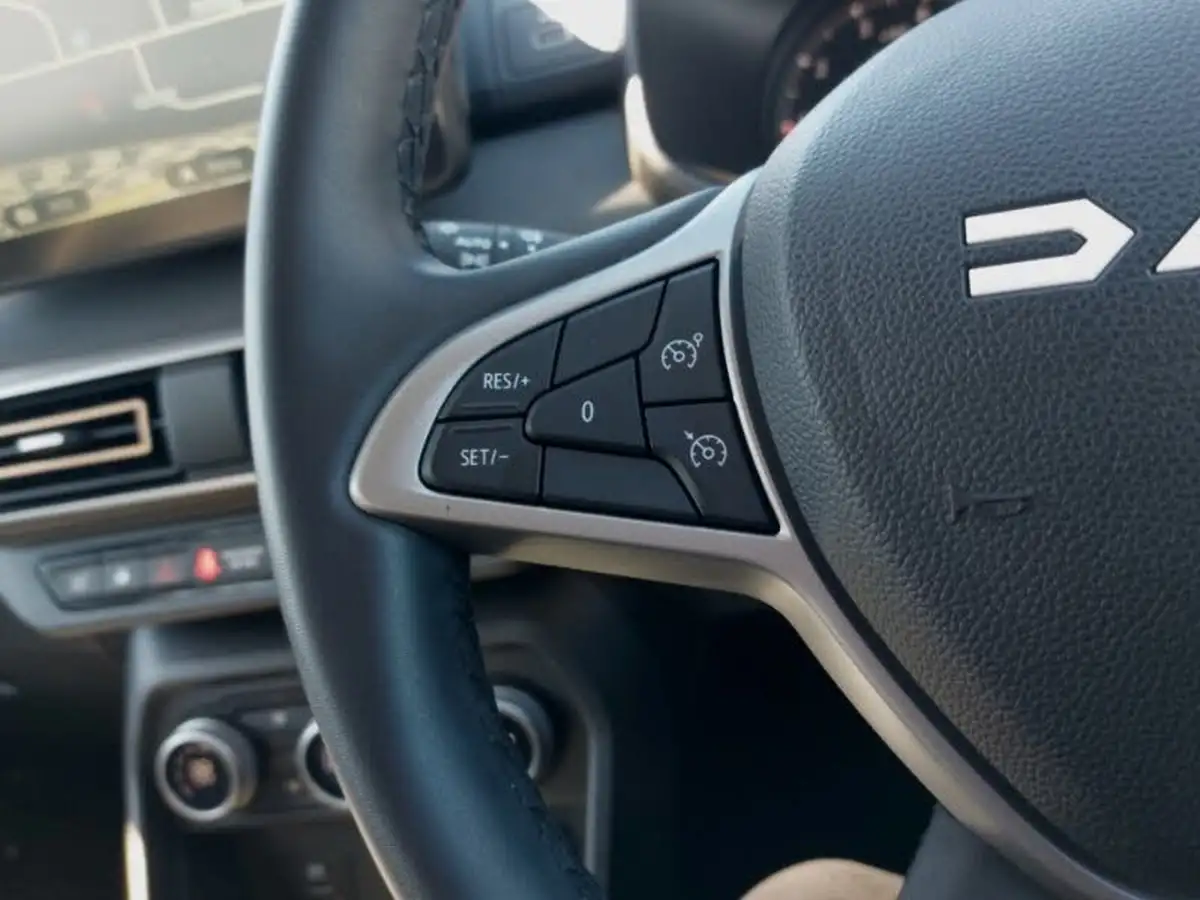 2024-dacia-sandero-stepway-10-tce-extreme-90bhp-big-12