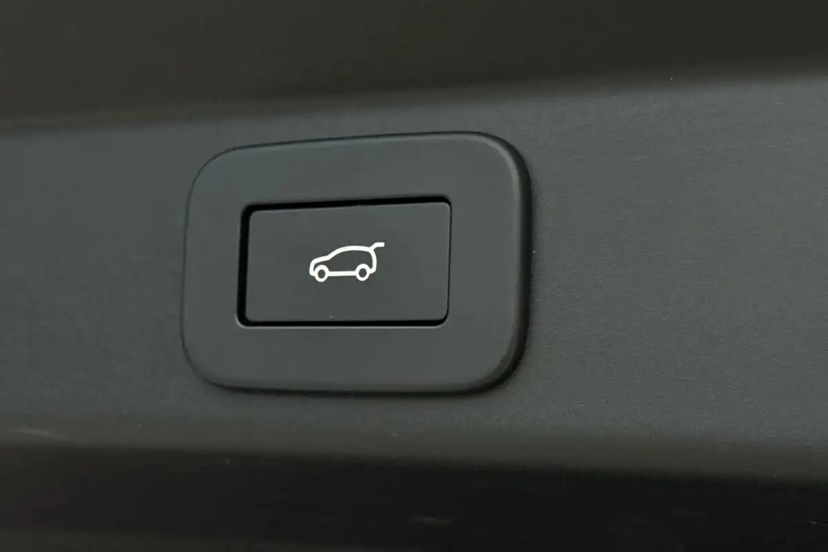 2023-land-rover-range-rover-sport-30-p460e-se-big-33