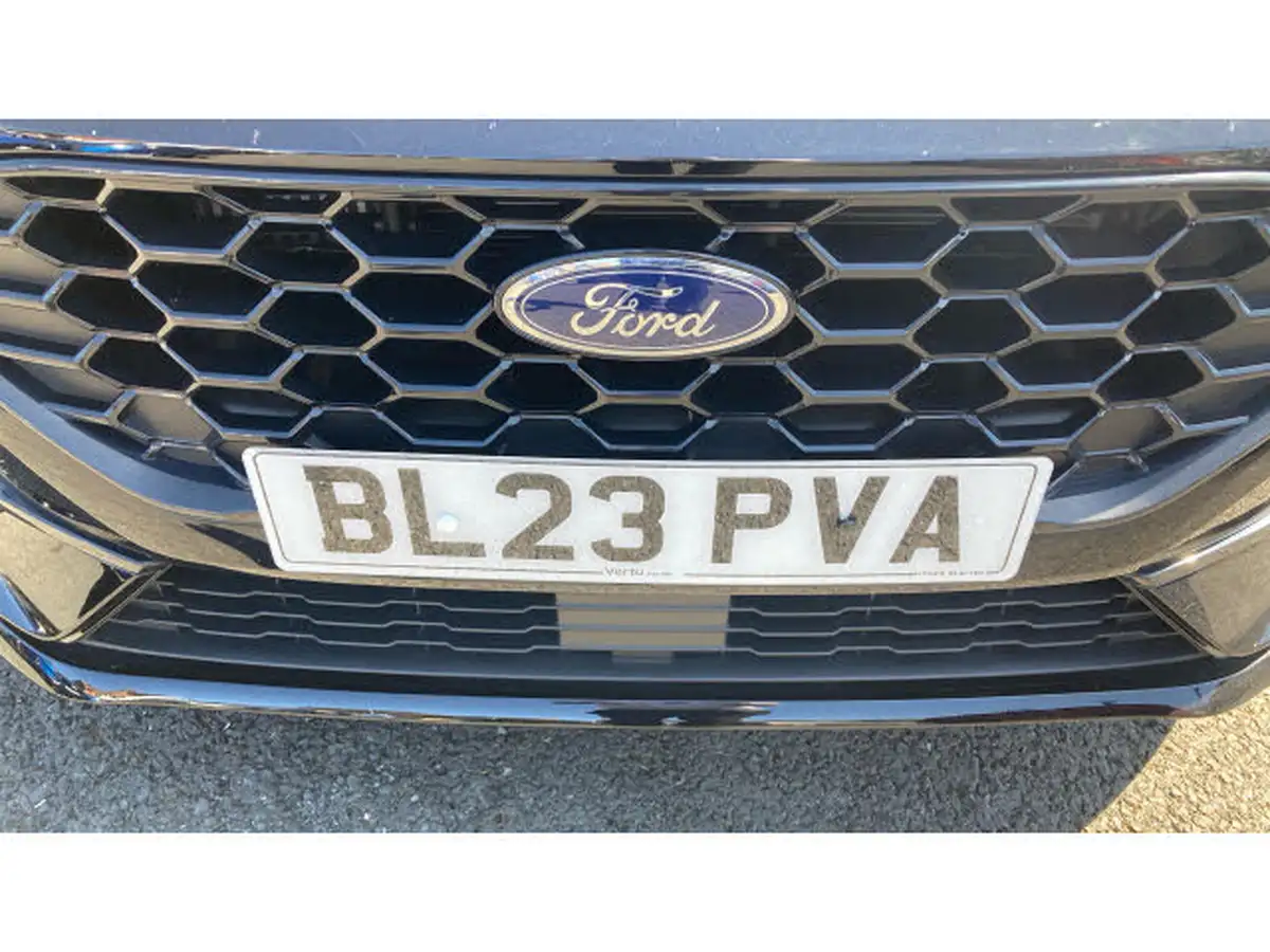 2023-ford-fiesta-big-35