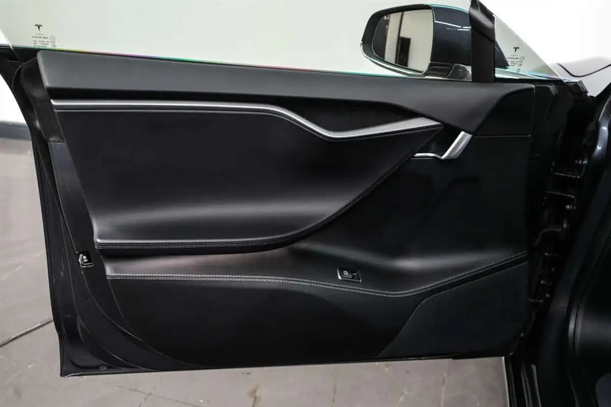 2018-tesla-model-s-e-75d-big-16