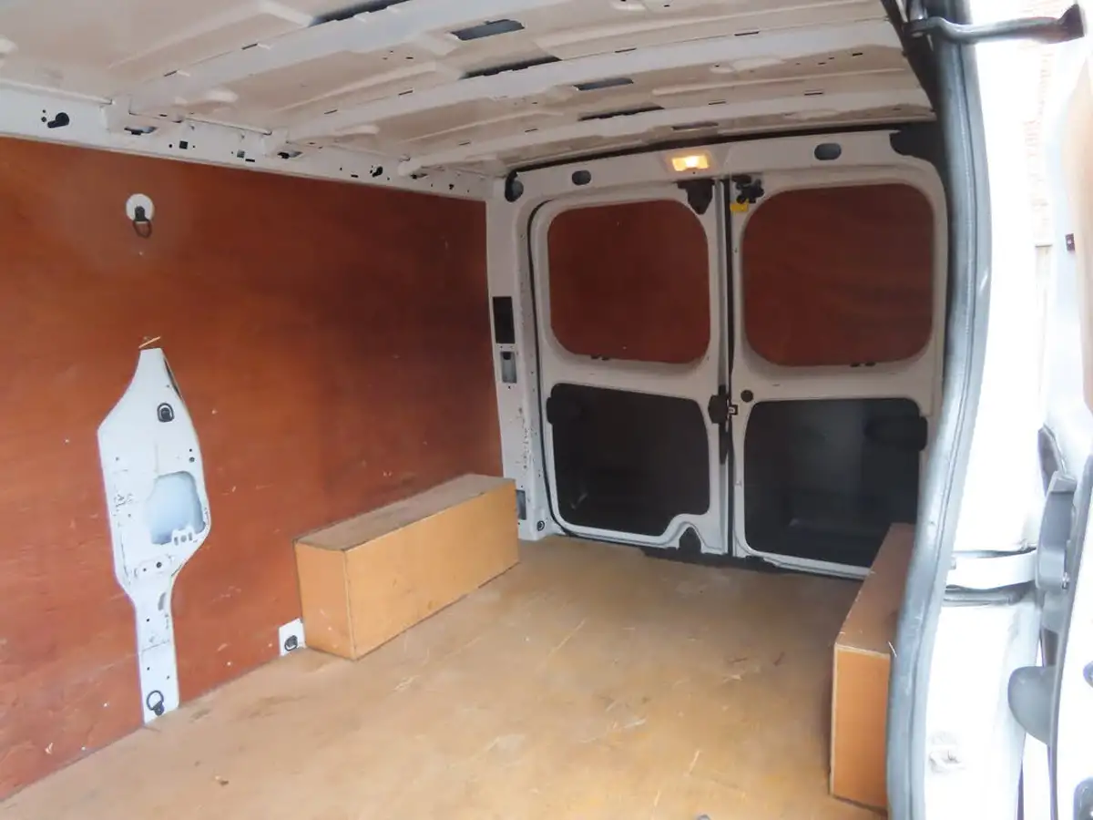 2021-renault-trafic-20dci-ll30-energy-120-business-panel-big-34