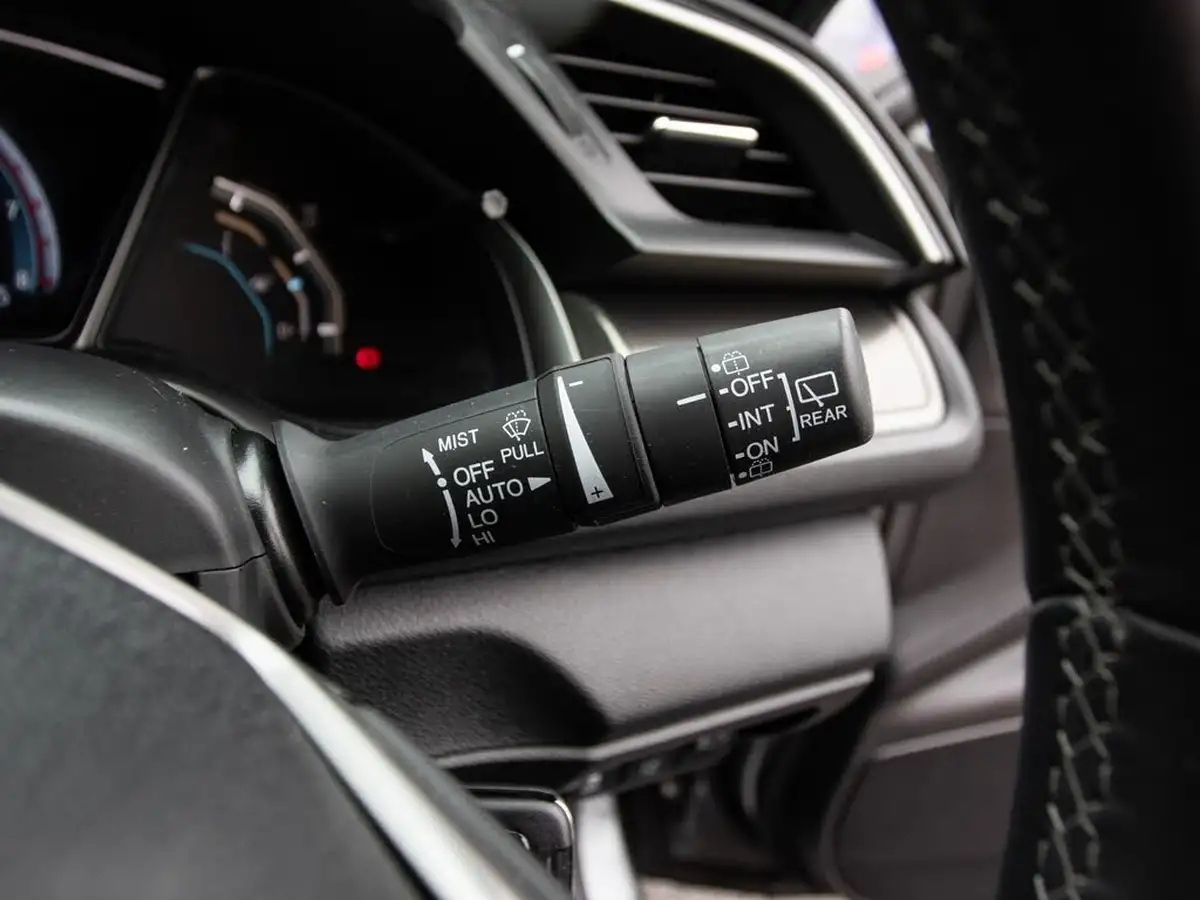 2019-honda-civic-10-vtec-turbo-sr-hatchback-5d-big-17