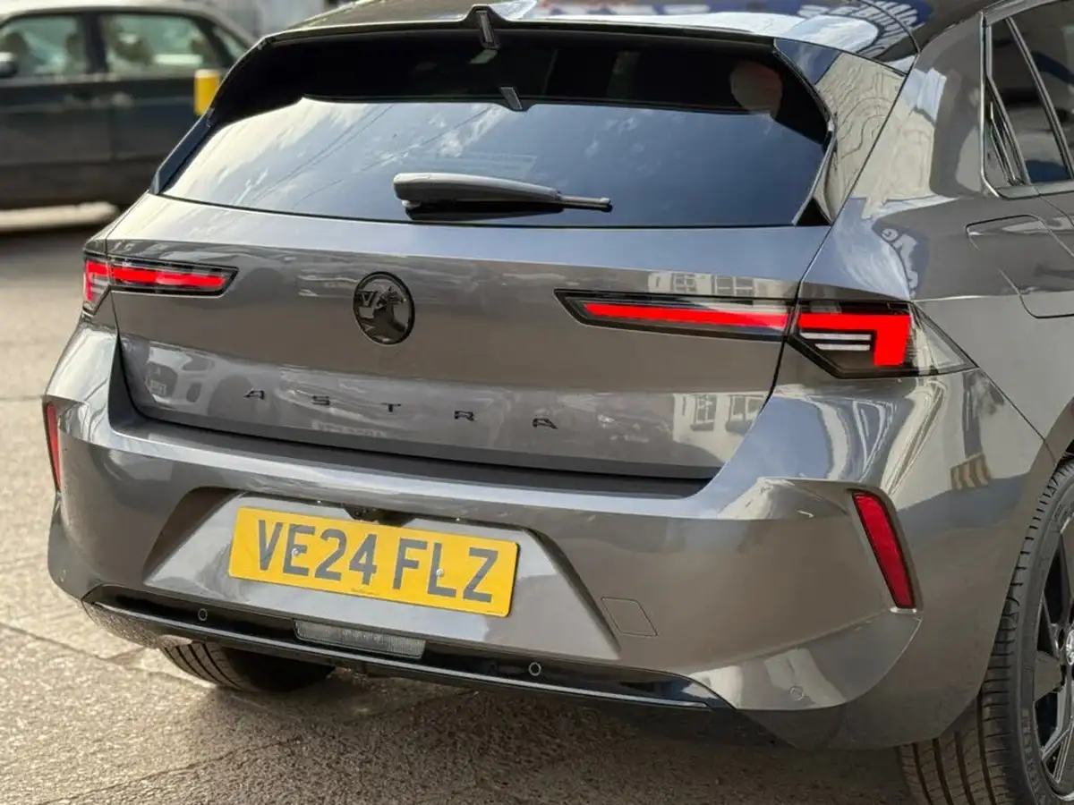 2024-vauxhall-astra-12-turbo-gs-130ps-hatchback-big-36
