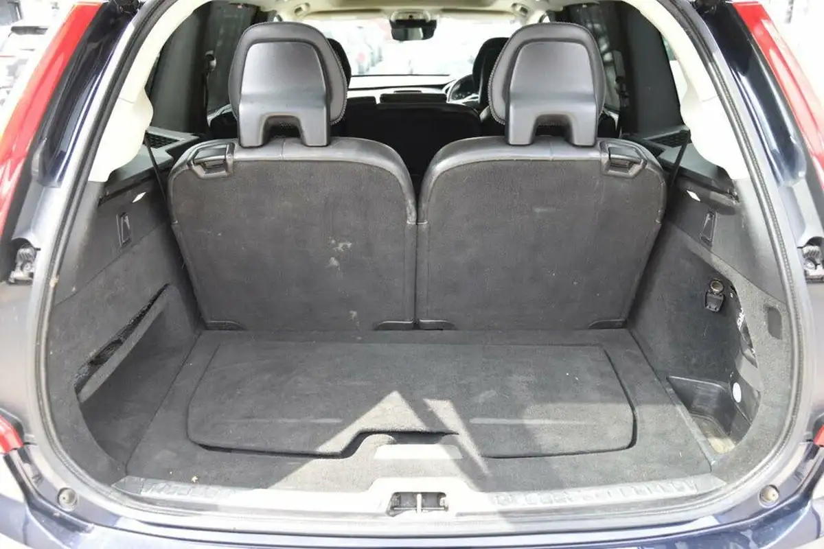 2016-volvo-xc90-20td-d5-inscription-big-55