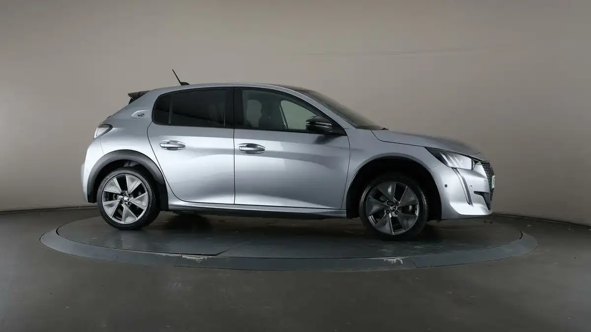 2021-peugeot-208-e-gt-50kwh-big-59