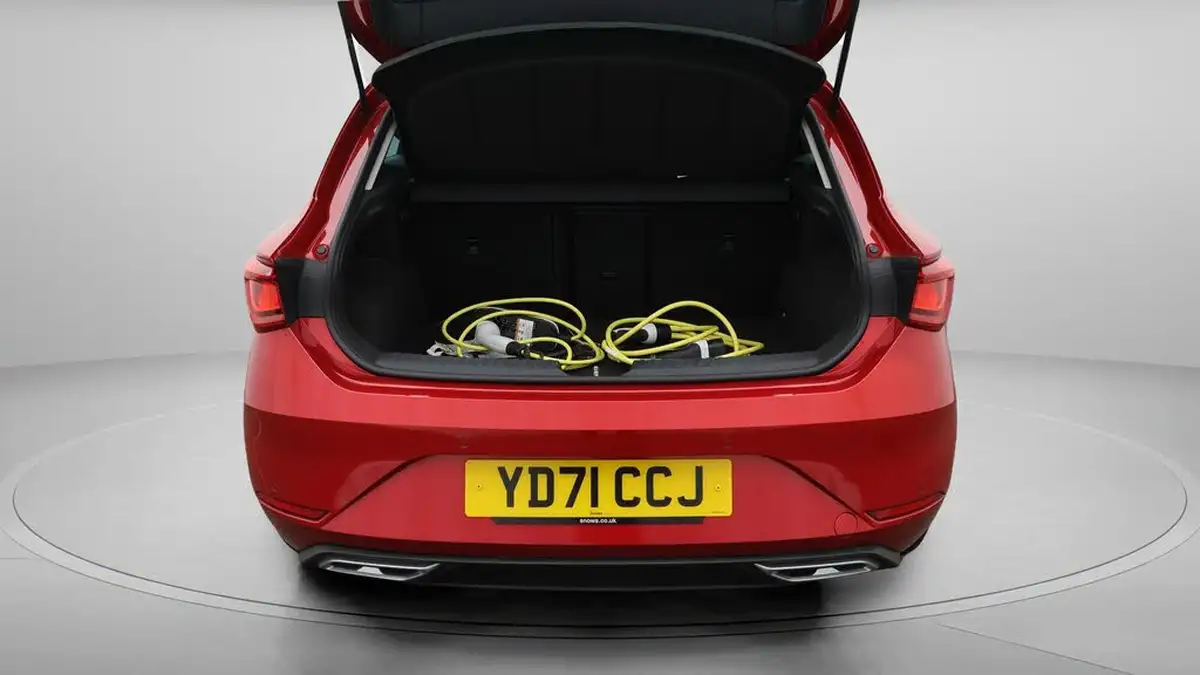 2021-seat-leon-14-e-hybrid-fr-hatchback-big-16