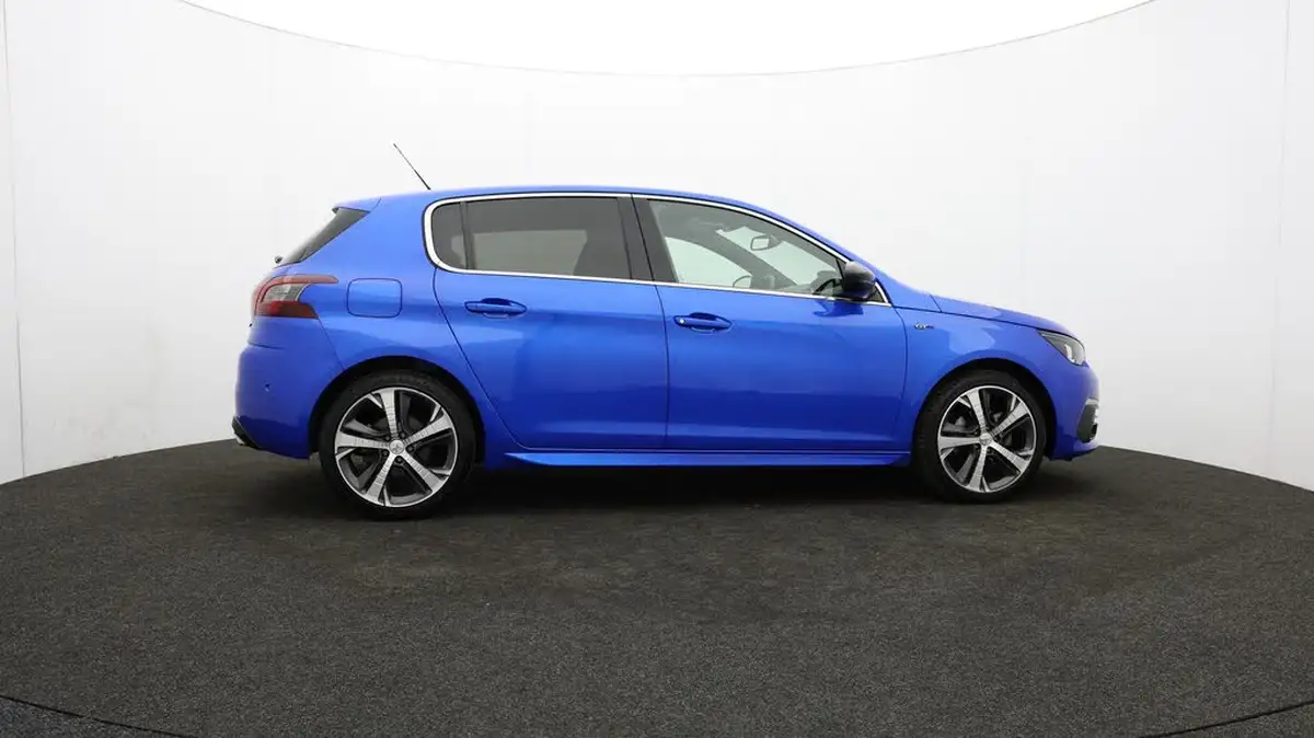 2021-peugeot-308-15-bluehdi-gt-premium-eat8-big-40