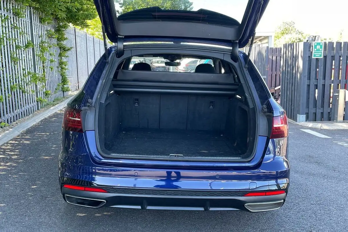 2022-audi-a4-avant-20-40-tdi-black-edition-big-18