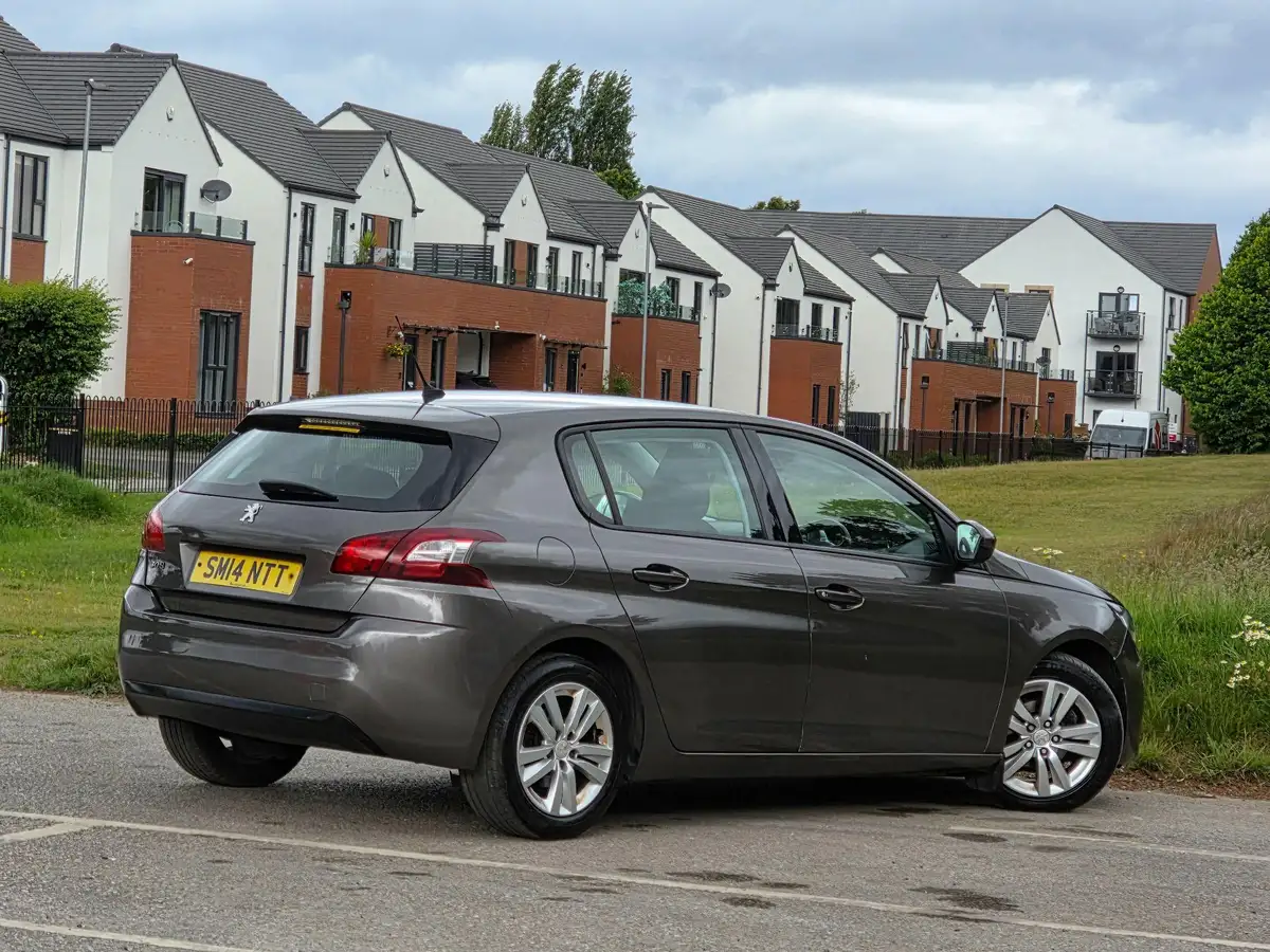 2014-peugeot-308-16hdi-active-big-6