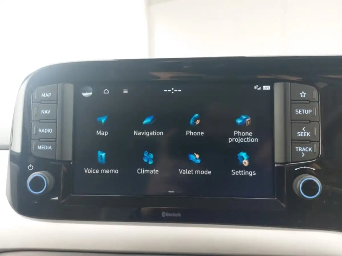 2024-hyundai-i10-10-premium-63ps-auto-big-11