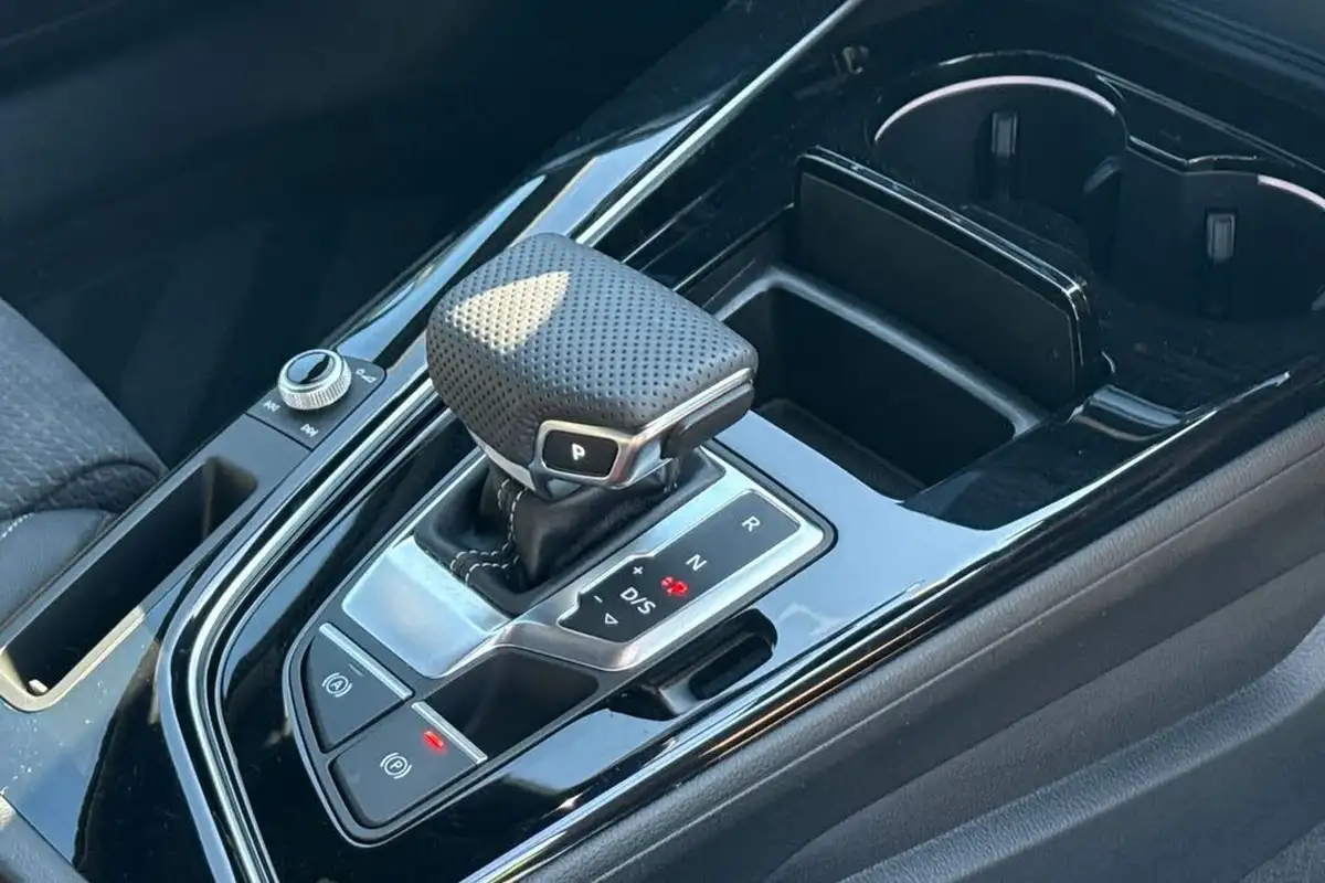 2024-audi-a4-avant-20-35-tdi-black-edition-big-22