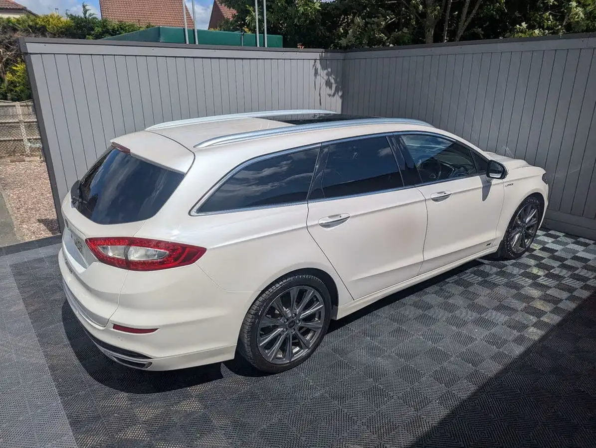 2017-ford-mondeo-20t-vignale-estate-5d-big-51