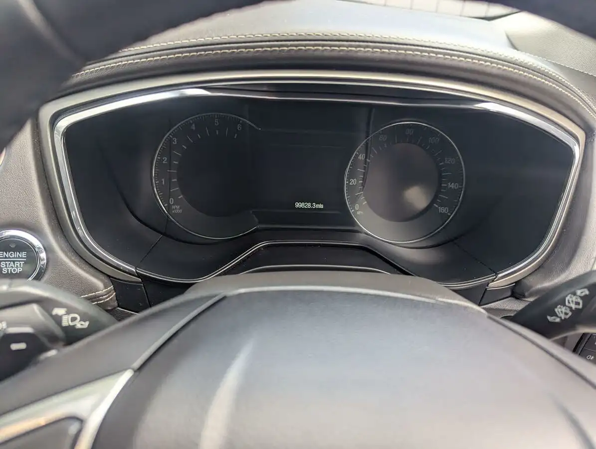 2017-ford-mondeo-20t-vignale-estate-5d-big-23